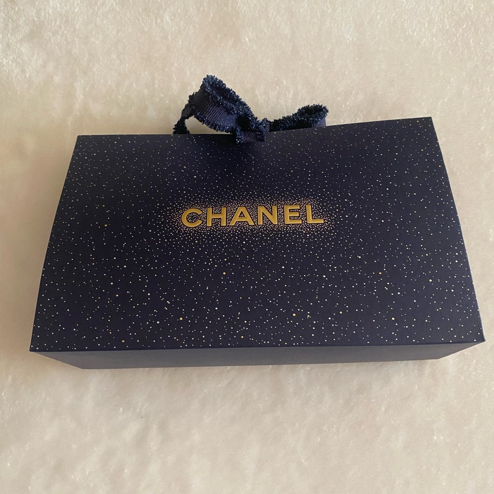 2 Yards Ribbon & Chanel 2025 Holiday Gift Bag - Picture 3 of 9